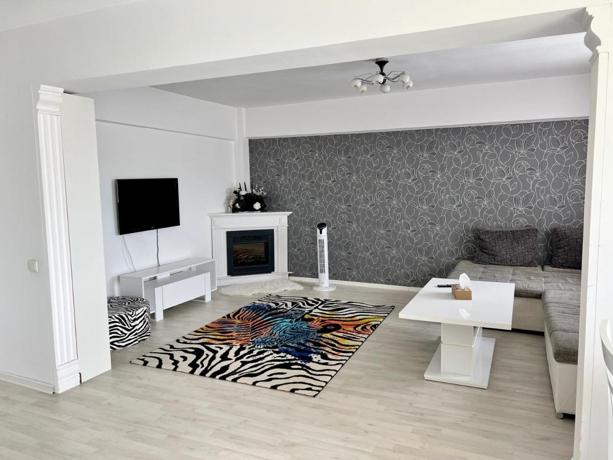 Panoramic M&M Apartment Сучава Экстерьер фото